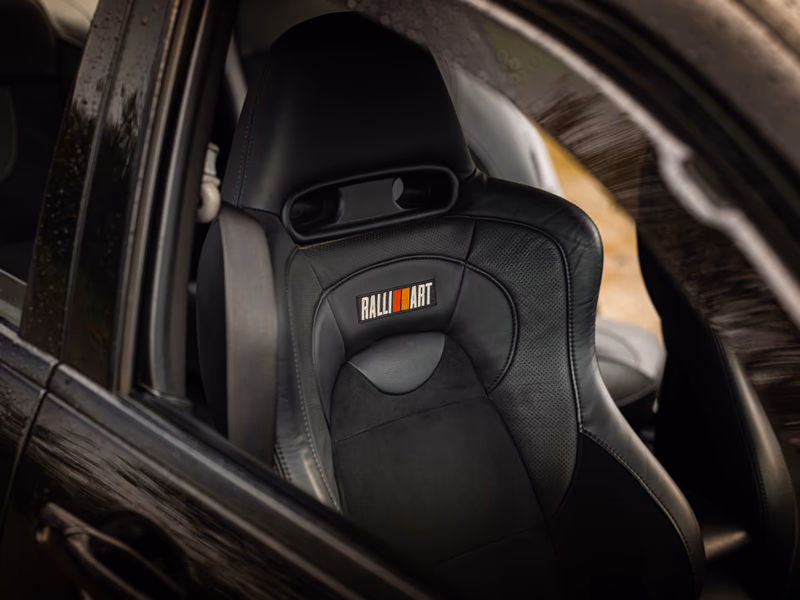 Mitsubishi Evo 8 - Incredible - 9th November