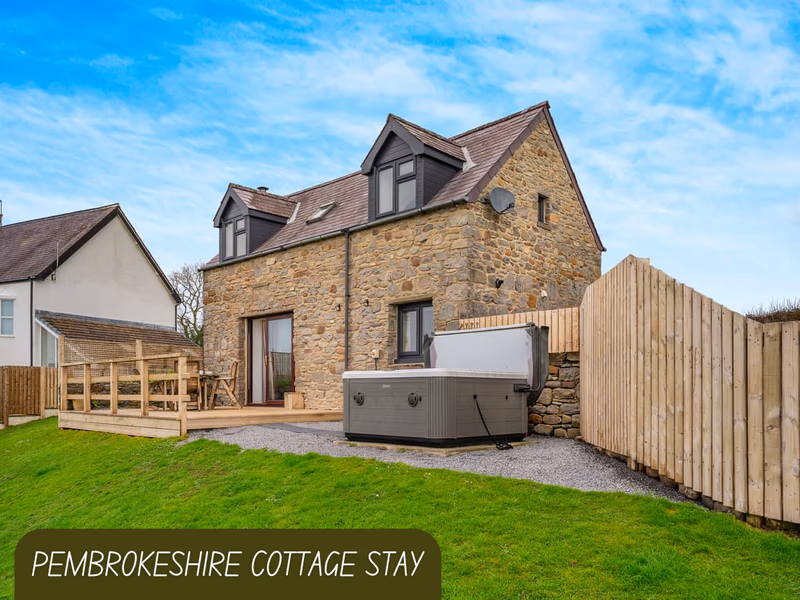 Welsh Holiday - Granary Cottage - Sleeps 4 Guests and 2 Dogs - 7 Night Stay - 19th October