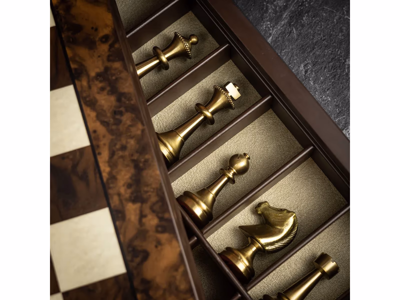 Farrar & Tanner - Large Staunton Brass Chess Pieces & Walnut and Maple Wood Chess Board - Auto Draw - 1st November