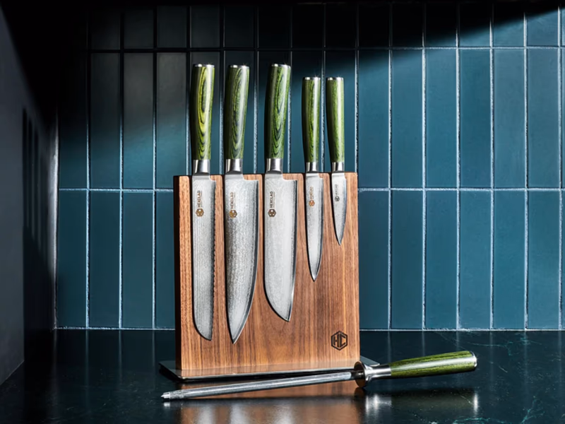 HexClad 6 pc Japanese Damascus Steel Knife Set with Magnetic Knife Block - Auto Draw - 31st October